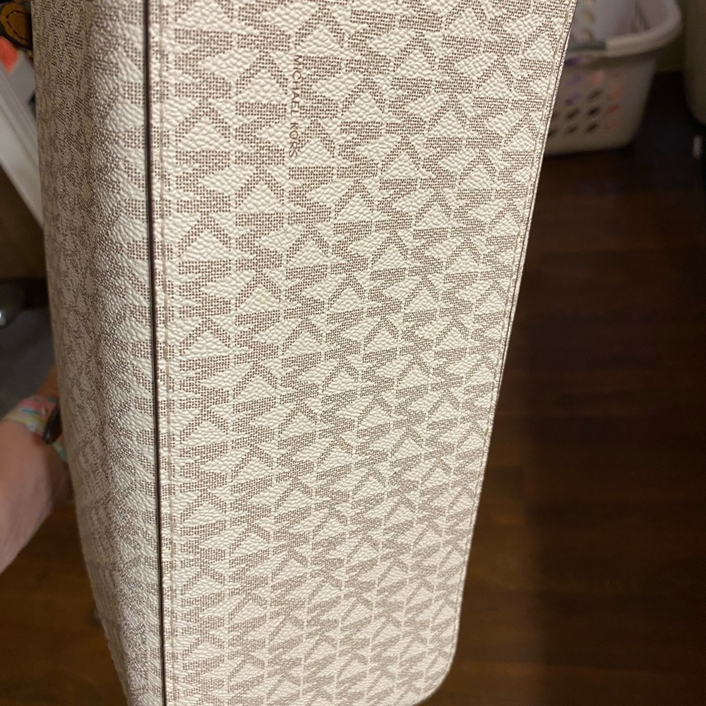 Michael Kors - Picture 6 of 12